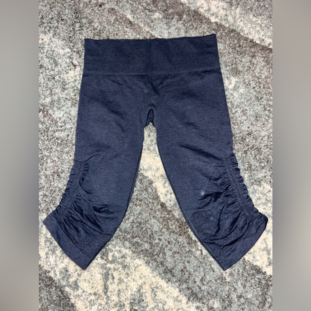 Lululemon In the Flow Crop Leggings 8 Womens Blue Ruched Leg Seamless Yoga